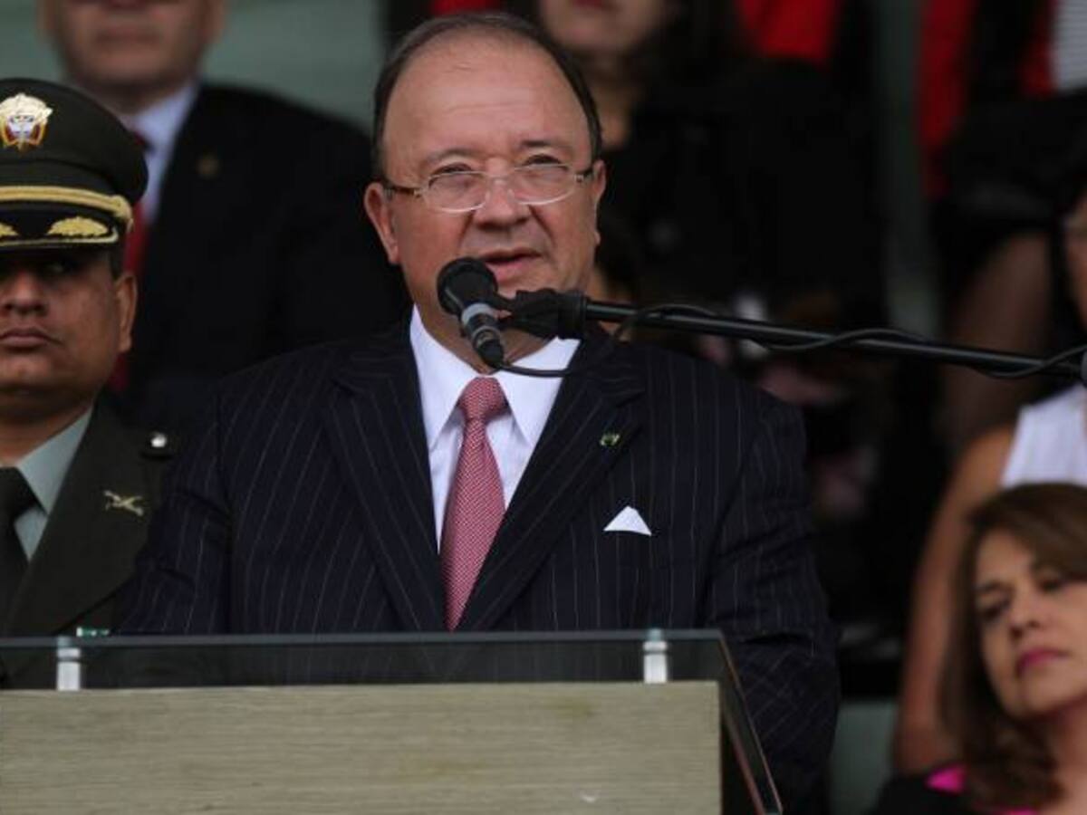 “No a la contratación de abogados defensores de militares y policías en justicia transicional”