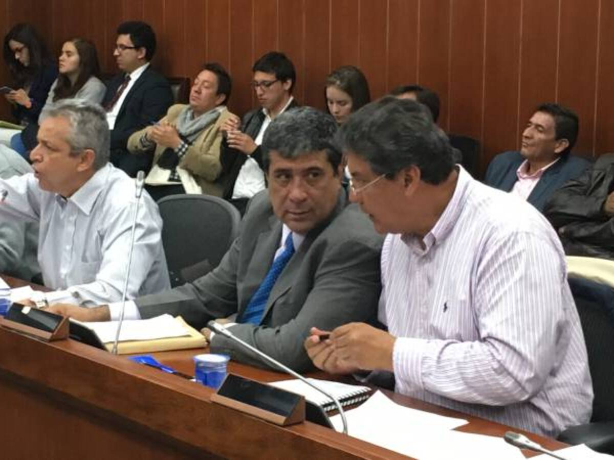 Camioneros se enfrentaron a golpes en el Congreso