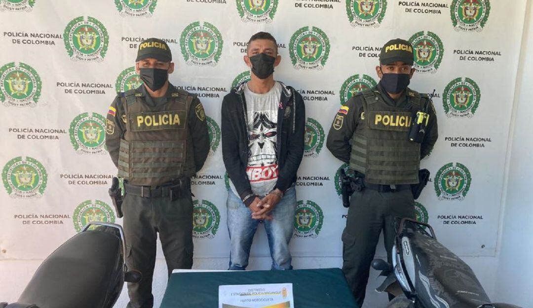 Este hombre fue puesto a órdenes de la Fiscalía General de la Nación para que responda por el delito de hurto.