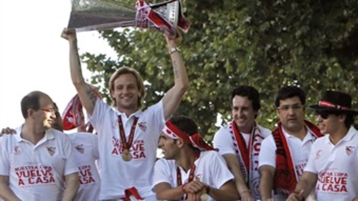 El campeón de la Liga Europa llegó a Sevilla para celebrar