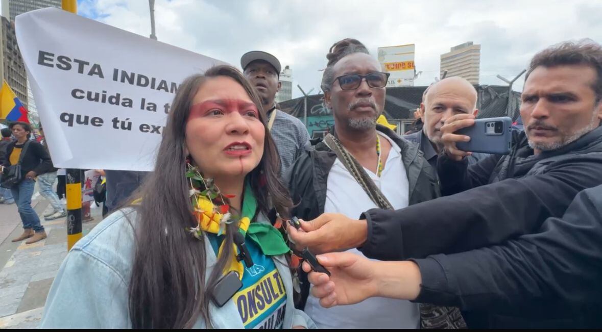 Ministra de Ambiente en marchas