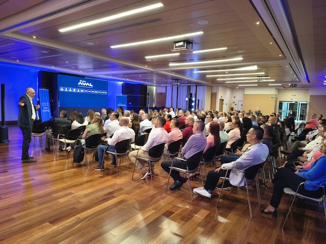 Grupo Aval estuvo en Cali en el marco de su gira nacional ADN Aval, una iniciativa con la que la organización ha venido fortaleciendo su conexión con las regiones, a partir de espacios de conversación con empresarios, clientes, colaboradores y actores locales.