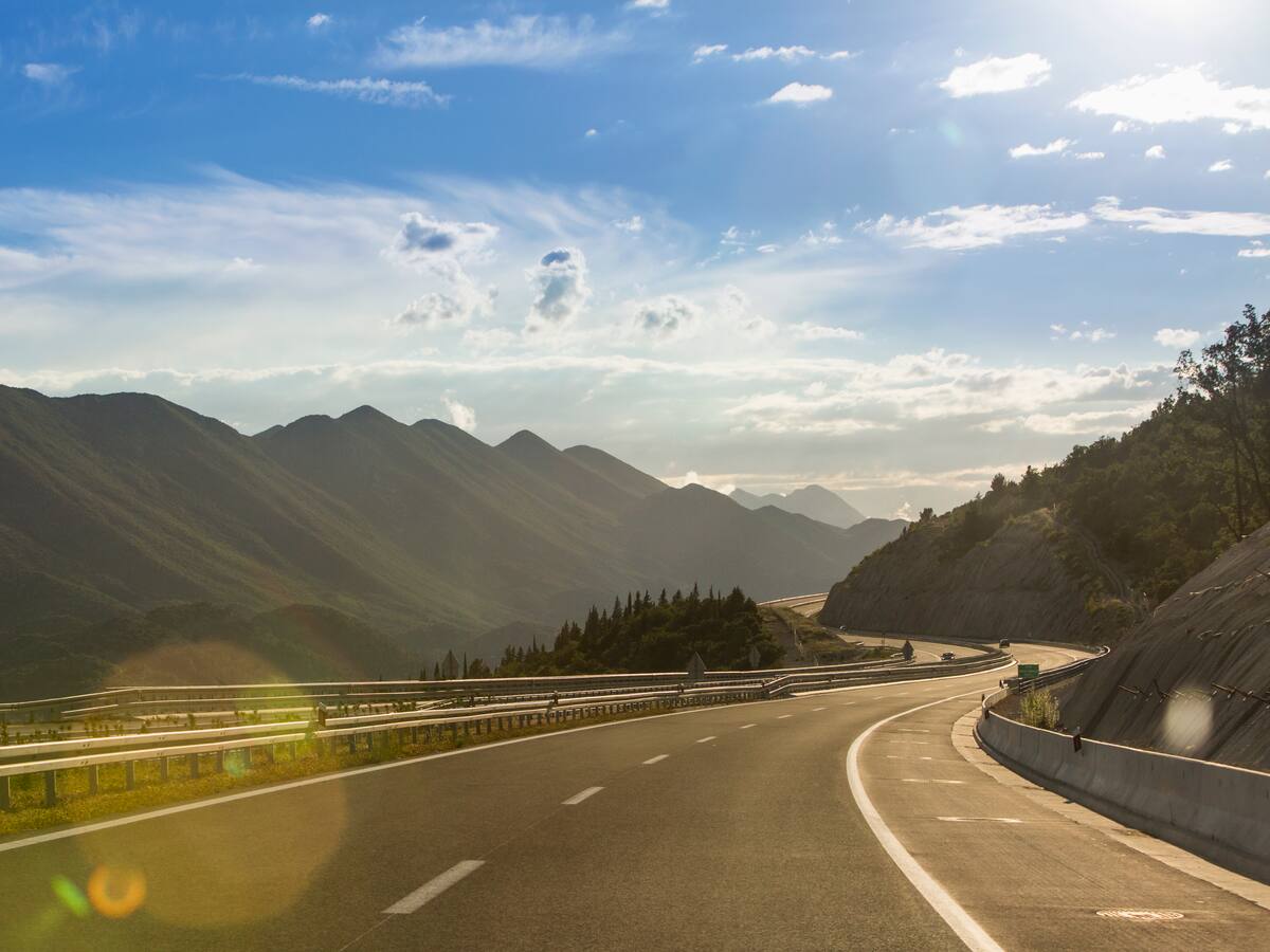 Curva en carretera estadounidense demuestra que la Tierra es redonda