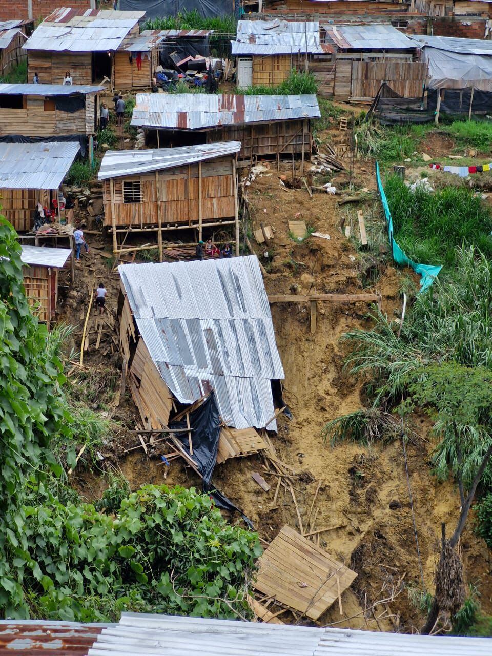 Deslizamientos en el sector de Robledo, cerca de La Iguaná. Foto: cortesía