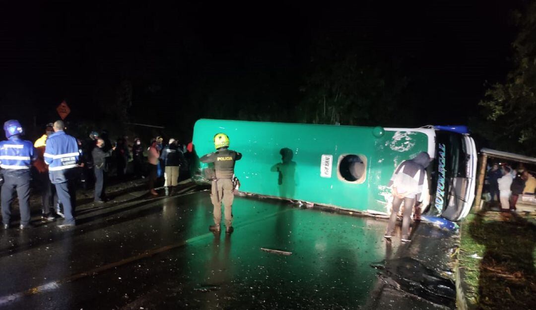 Acidente en la vía Neira - Manizales sector Cementos Caldas