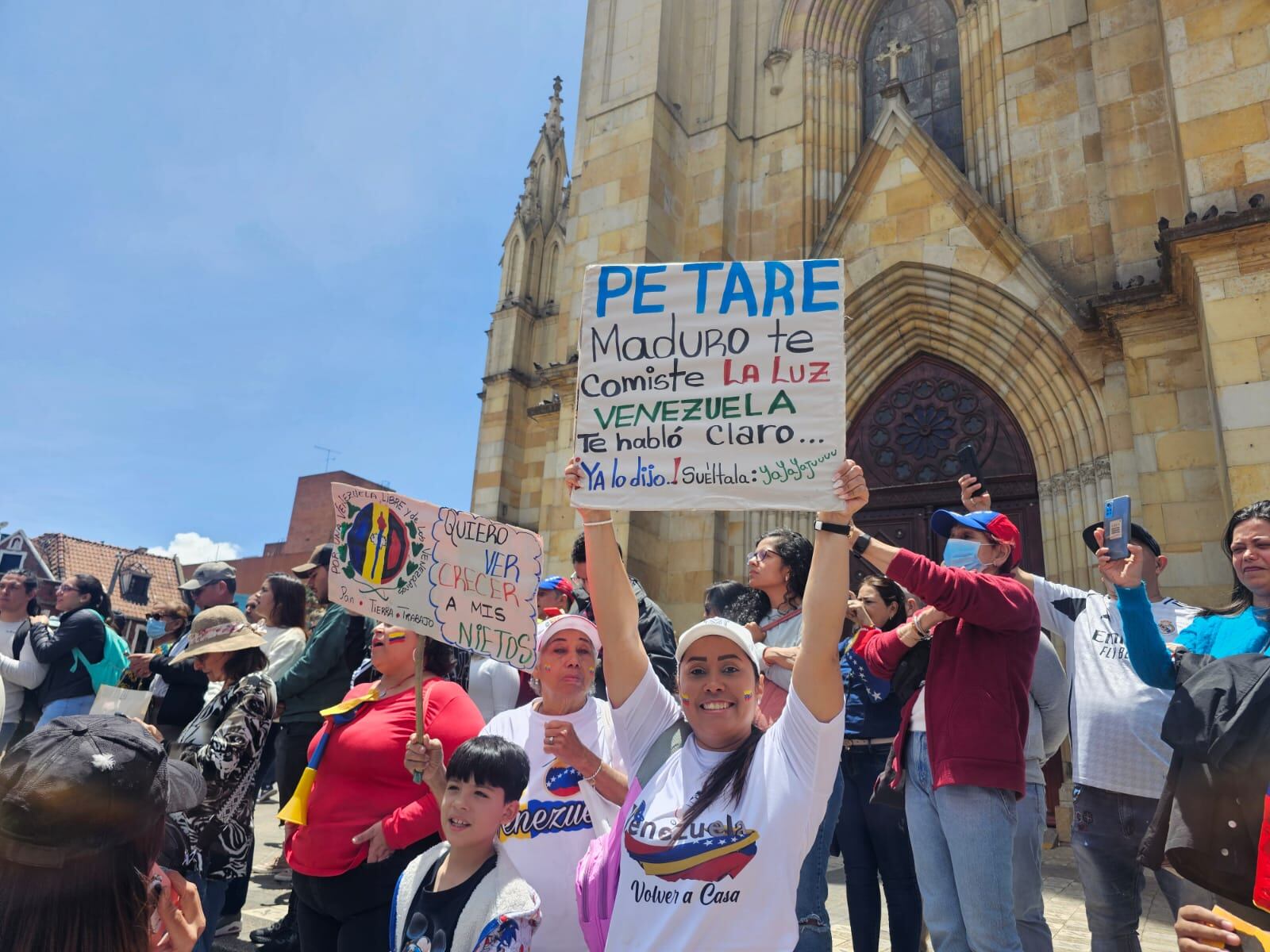 Venezolanos protestando en Colombia - María Emma Jiménez - Caracol Radio