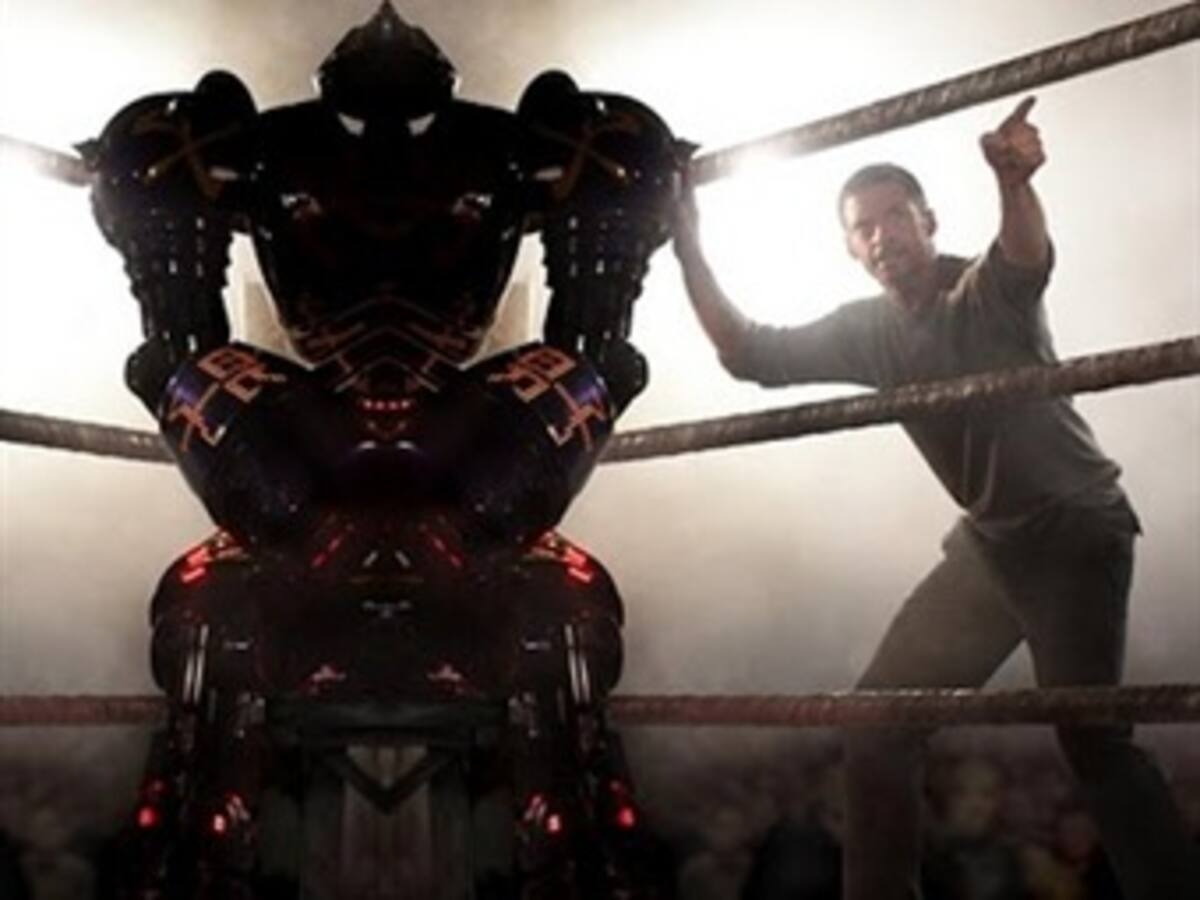 Llega 'Real Steel' donde Hugh Jackman suda y emociona en los cuadriláteros