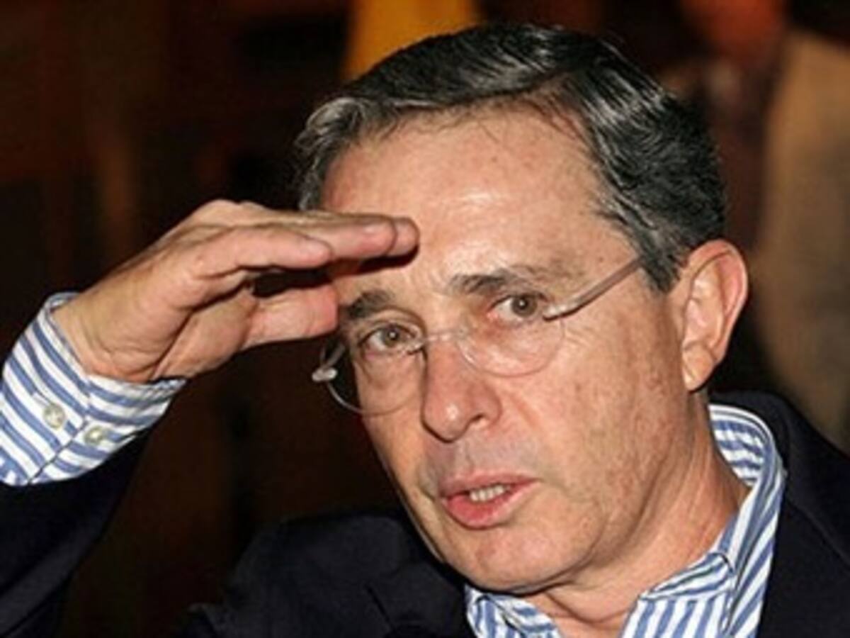 Uribe se mostró dolido por el llamado a juicio a Sabas Pretelt