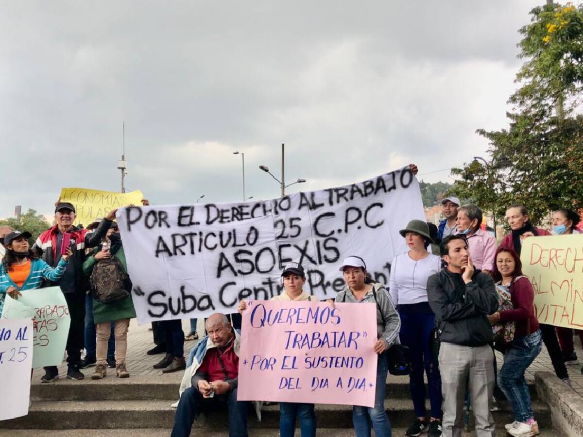 Vendedores protestan por desalojo en la localidad de Suba