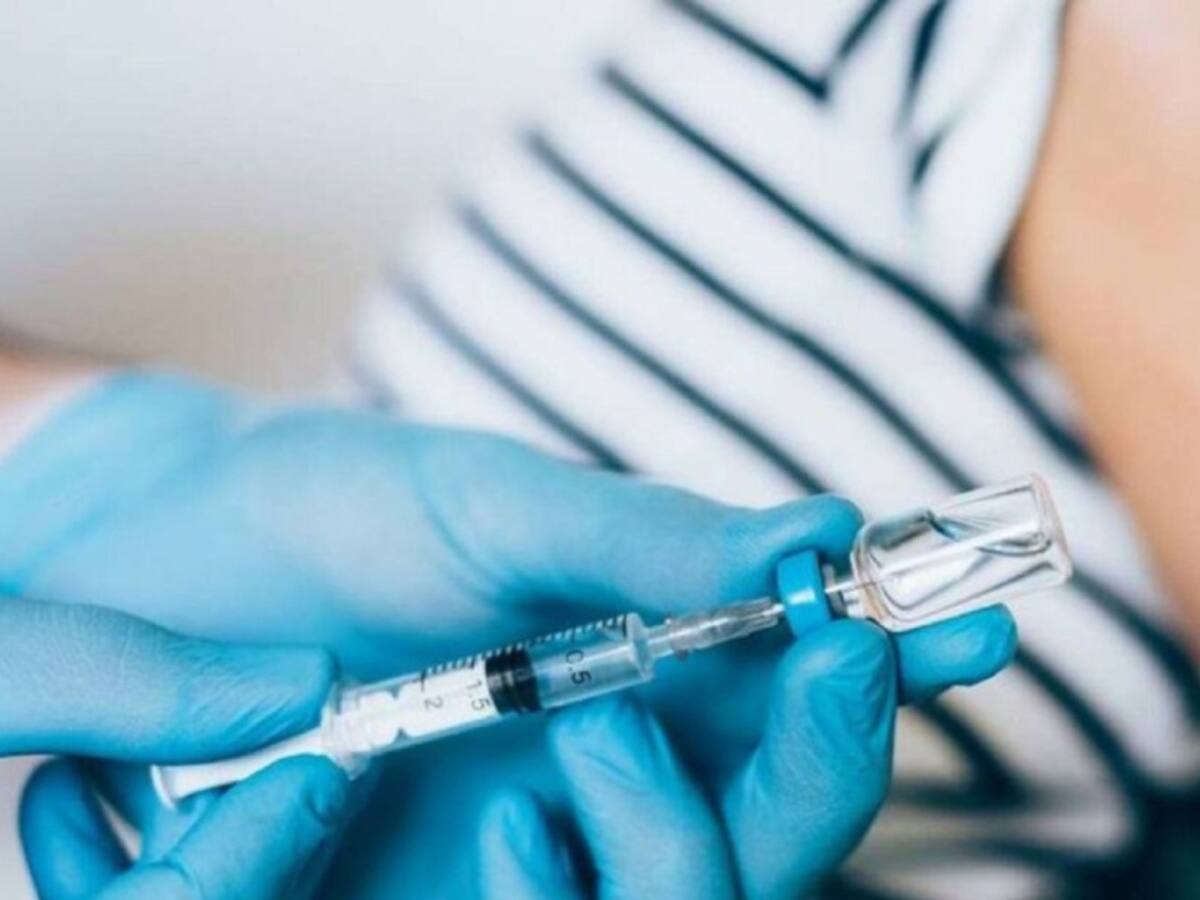 Mayores de 80 años estarán vacunados antes de Semana Santa en Bogotá