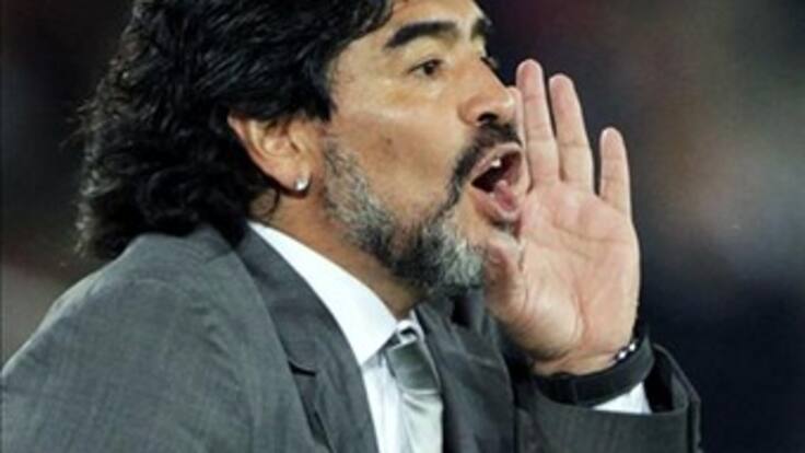 'A la gente le gusta cuando atacamos': Maradona