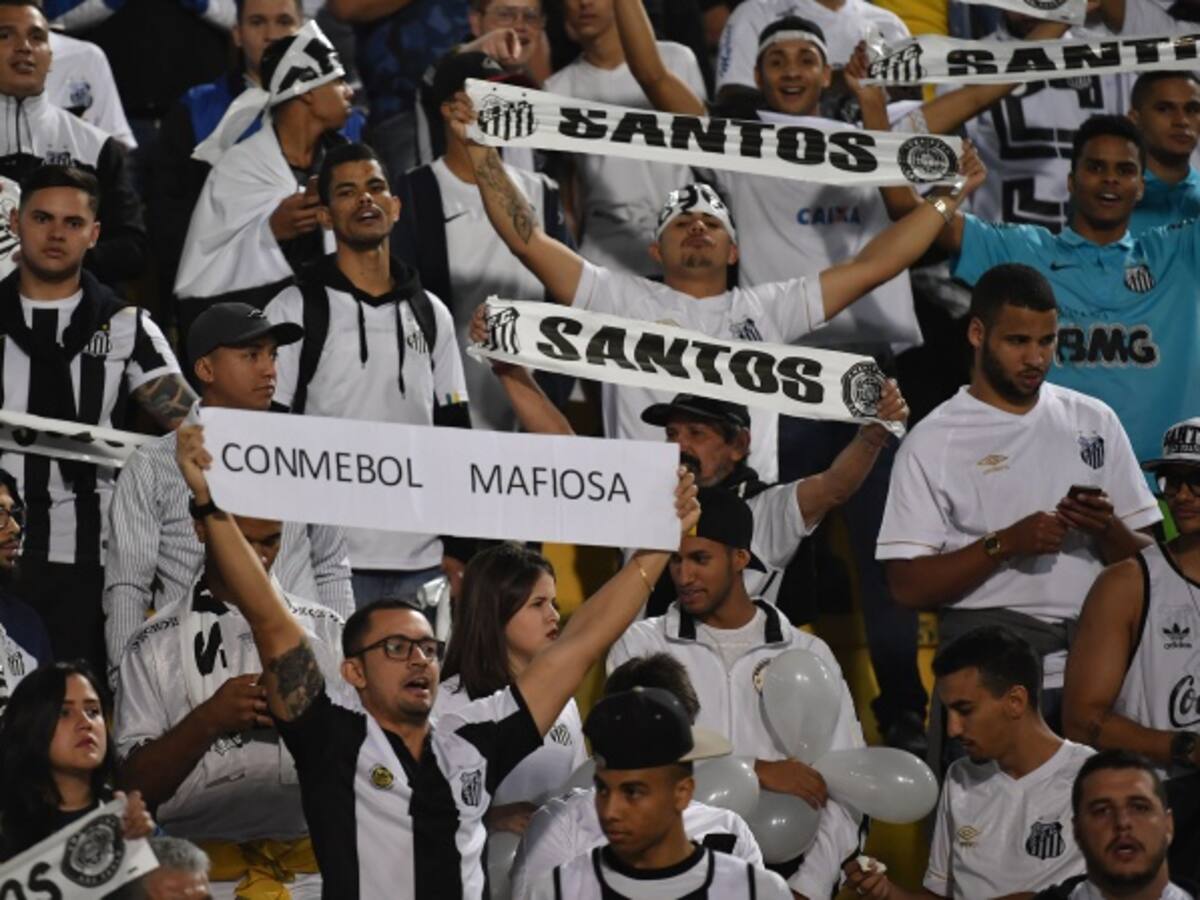 Por desmanes, se suspendió el partido entre Santos e Independiente