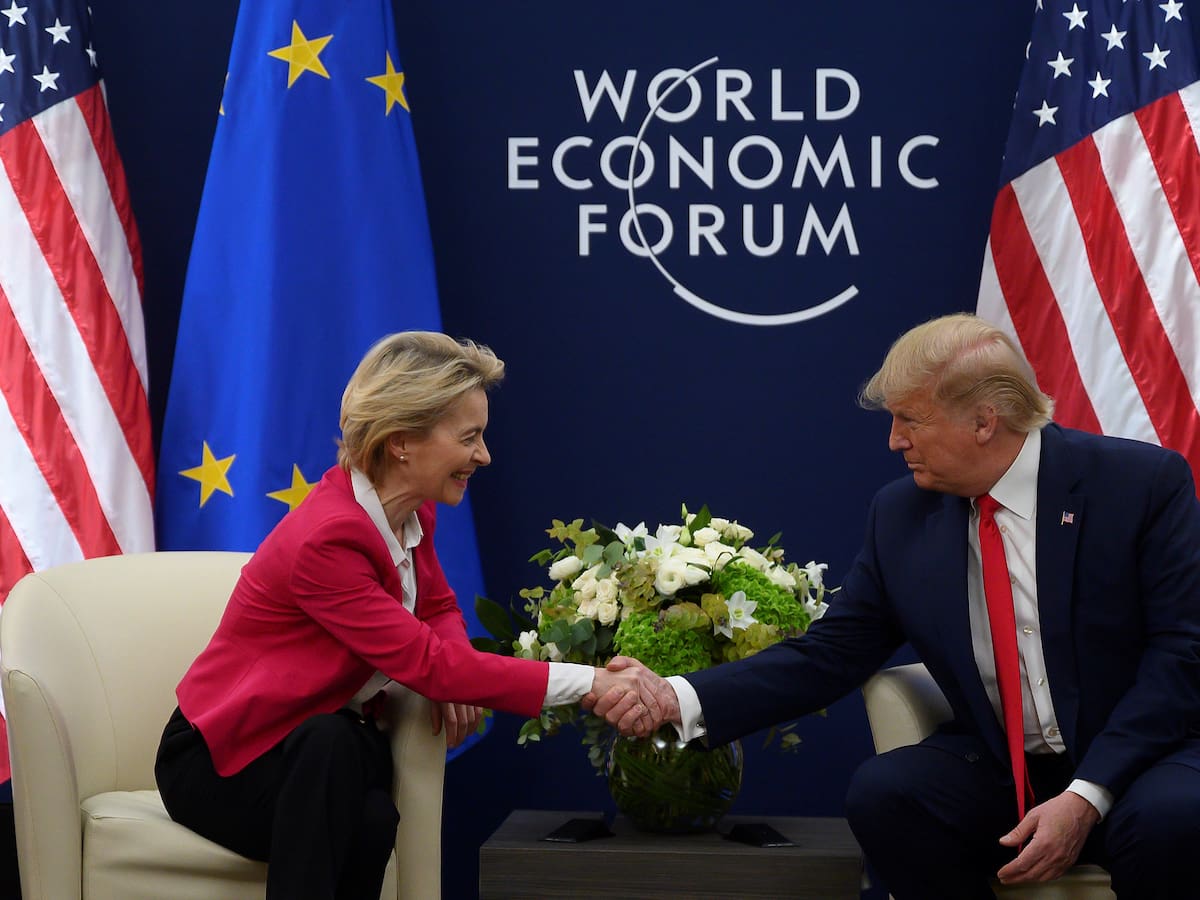 U. Europea estudia comprar más gas o imponer más aranceles a Estados Unidos