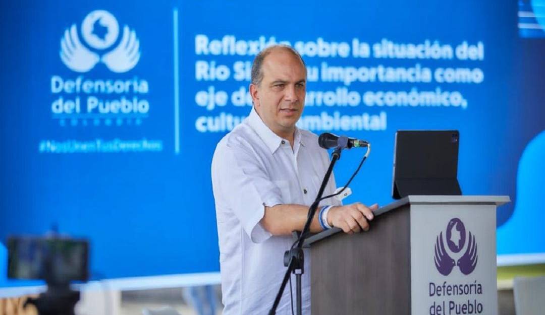 El Defensor del Pueblo, Carlos Camargo.