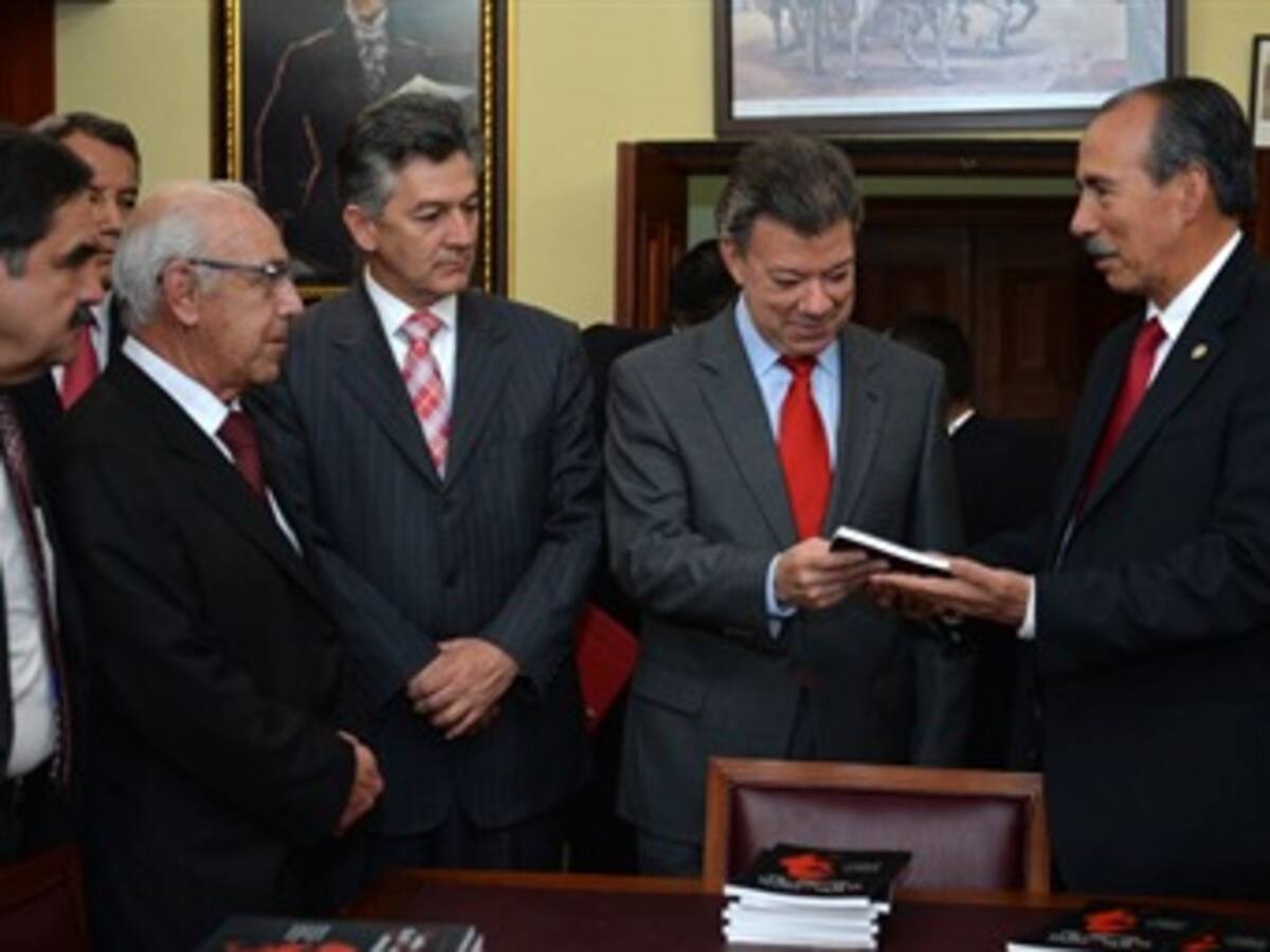 “Pertenezco a La U pero siempre me he inspirado en las ideas liberales”: Santos