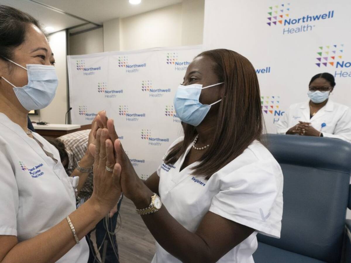 Estados Unidos ya empezó la vacunación contra COVID-19