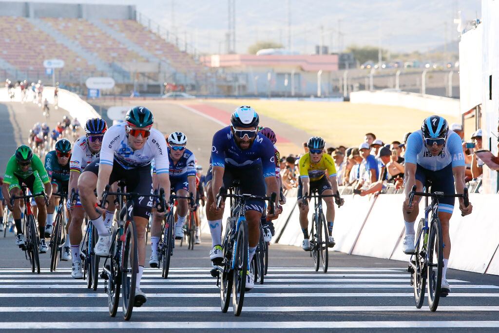 Sam Bennet, Fernando Gaviria y Richeze llegando a la meta en la tercera etapa de la Vuelta a San Juan (Photo by Maximiliano Blanco/Getty Images)
