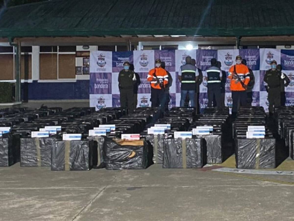 Millonario cargamento de cigarrillos de contrabando incautado en Urabá