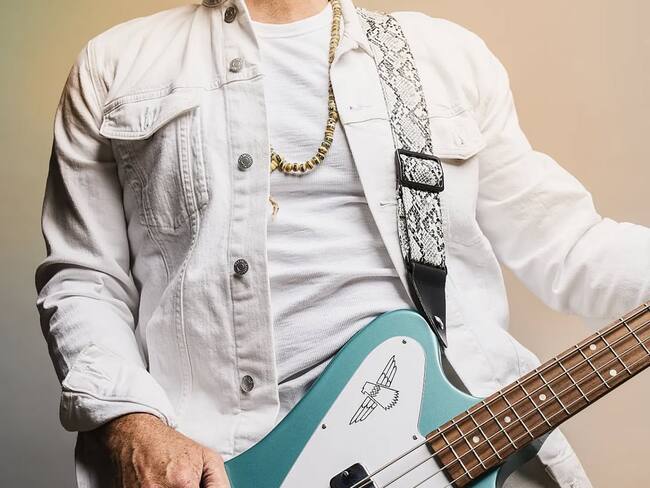 Zeta Bosio reinventa los clásicos del rock en un show inmersivo en Bogotá