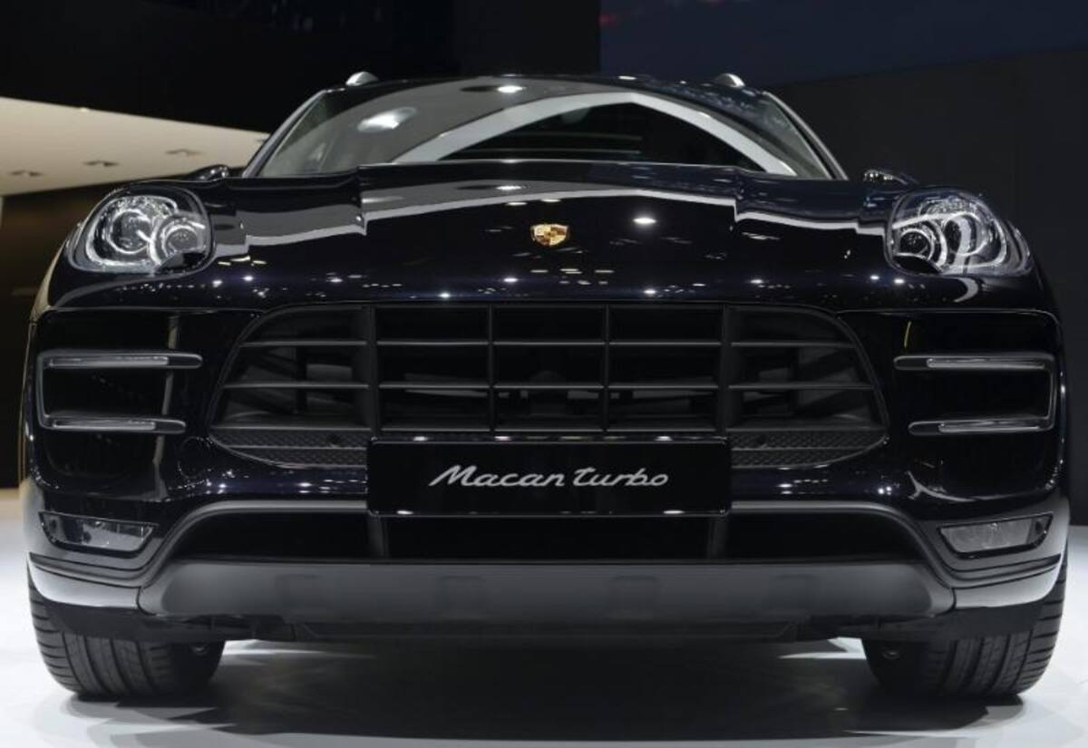 Vista del Porsche Macan Turbo presentado en el ámbito del 43º Salón del Automóvil de Tokio (Japón)