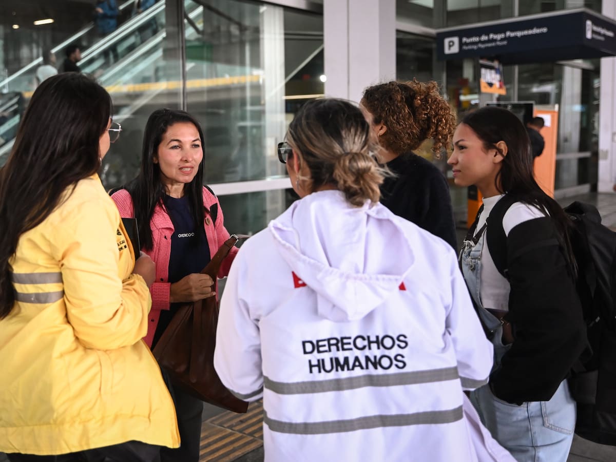 Alerta en Bogotá ante 50 posibles casos de trata de personas: las engañan con ofertas laborales