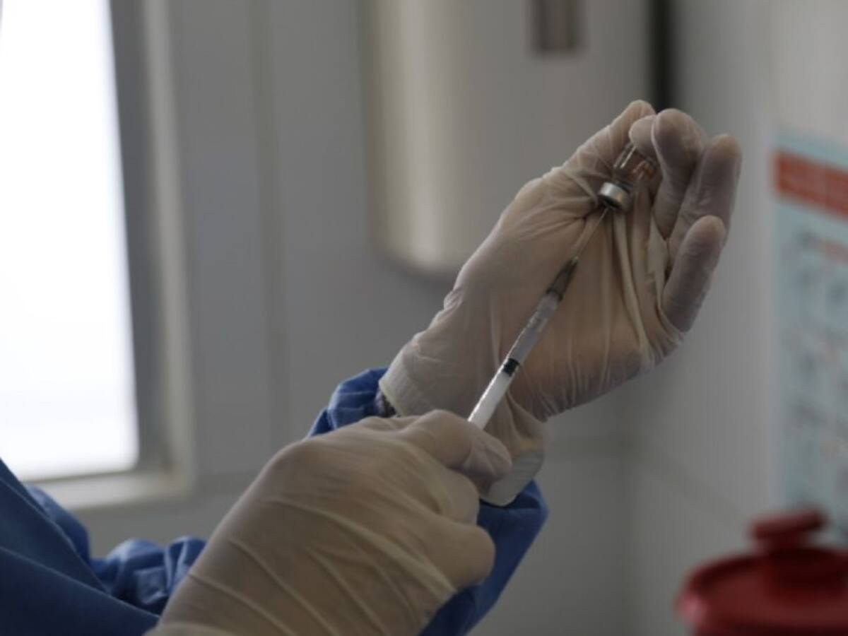 EPS Sura solo comprará vacunas a laboratorios, cuando habiliten la venta