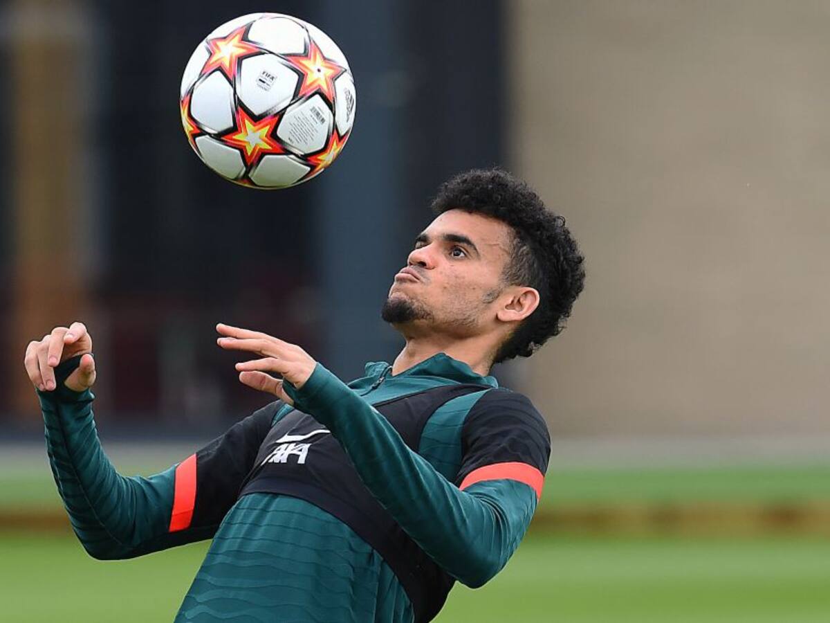 Carragher: "Sin su fichaje, Liverpool no estaría luchando por tres títulos"