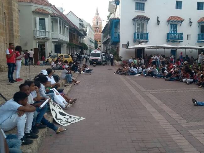 Jóvenes marchan en Cartagena durante la semana por la paz