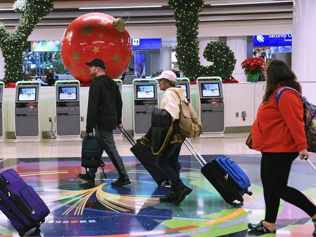 Viajeros denuncian incremento indiscriminado en los precio de tiquetes aéreos en EE.UU.