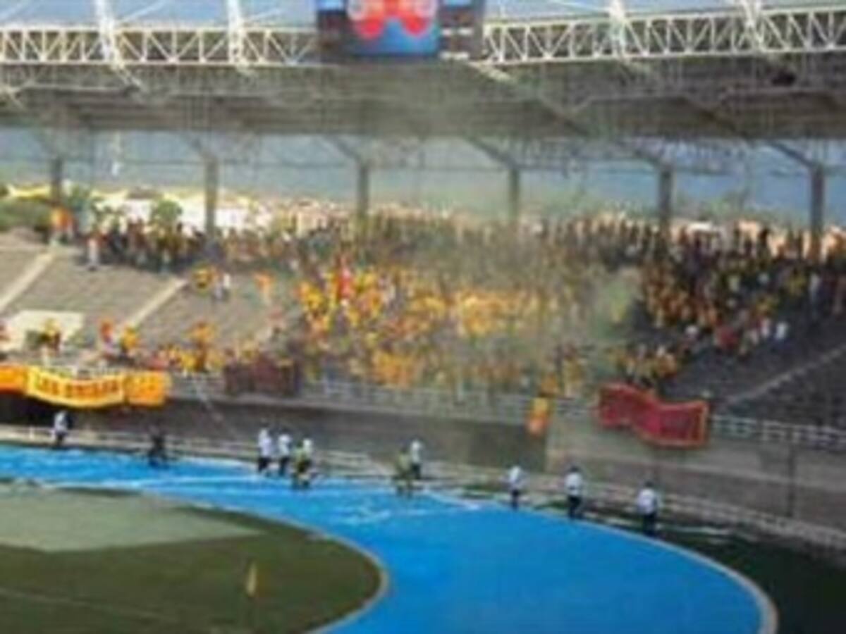 Los hinchas del Deportivo Pereira protagonizaron violentos disturbios en casa