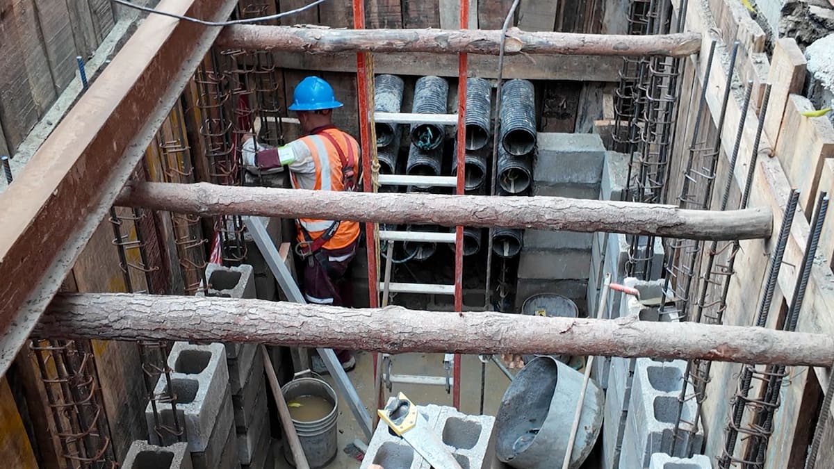 Por una socavación cierran importante vía del Oriente de Antioquia