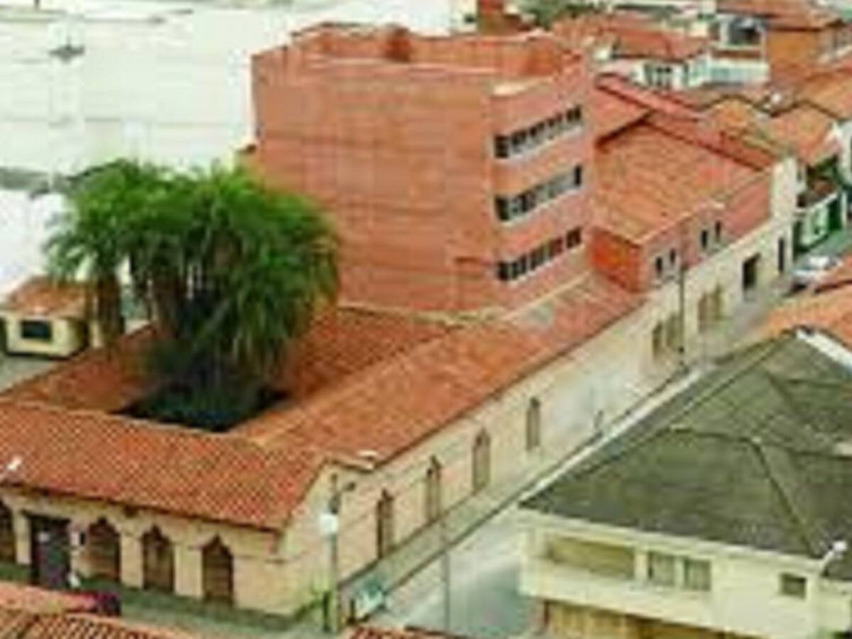 Pequeño Teatro hace colecta de fondos para restaurar el techo de una sala