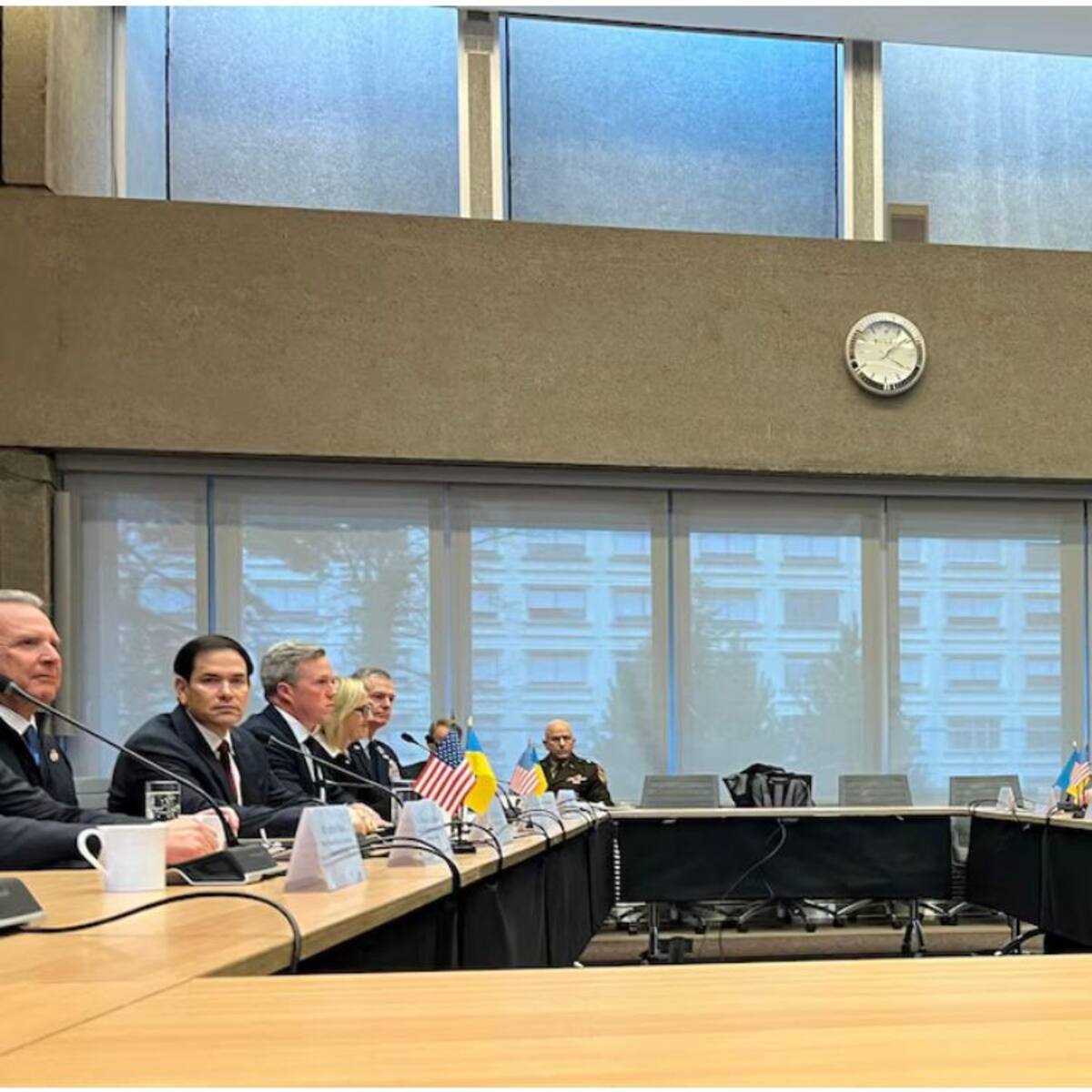 Luz verde para guerra entre Rusia y Ucrania: Inician conversaciones para poner fin al conflicto