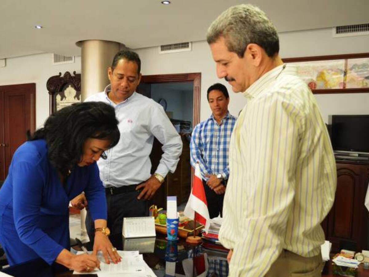 Rectora (e) comete actos de arbitrariedad