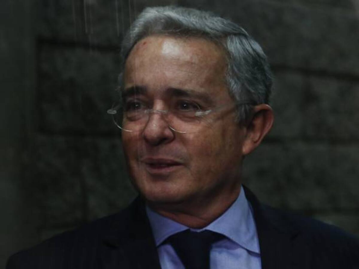 Son dos las solicitudes de investigación contra Álvaro Uribe