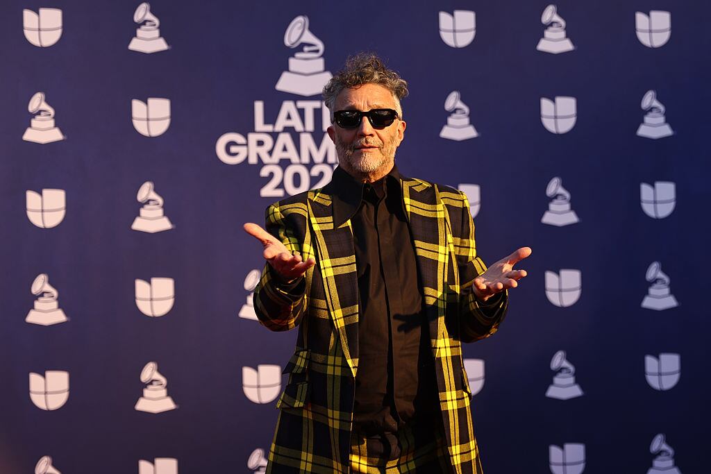 LAS VEGAS, NEVADA - NOVEMBER 13: (EDITORIAL USE ONLY)  Fito Paez attends the red carpet during the 26th Annual Latin GRAMMY Awards at MGM Grand Garden Arena on November 13, 2025 in Las Vegas, Nevada. (Photo by Omar Vega/FilmMagic)