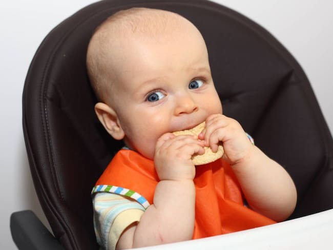 Los alimentos para bebé tienen demasiado azúcar: OMS