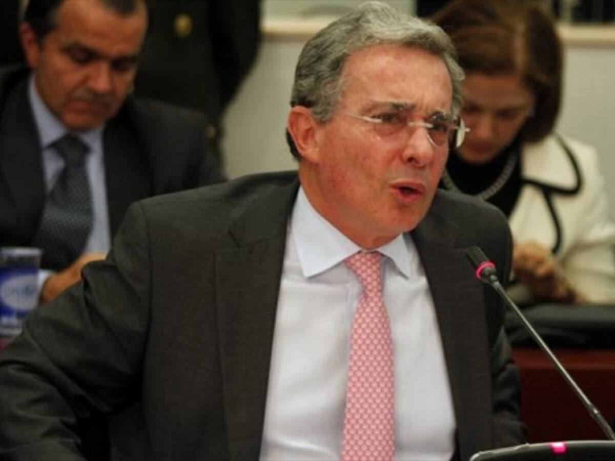 Uribe defiende nominación de Pretelt y Mauricio González en su gobierno