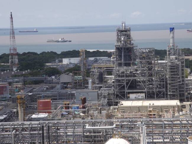 Condenan a dos expresidentes de REFICAR por millonario desfalco