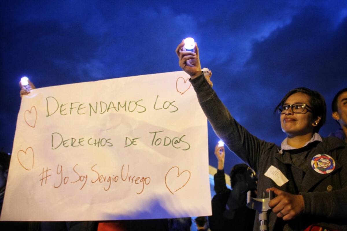 Varios medios de comunicación habían ventilado la relación entre el artista y la modelo, sin embargo, al conocerse nadie lo confirmó y se alejaron.