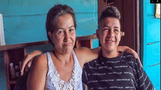 María Leticia Gil Echavarría ( Madre de William ) y William Andres Gil Gil joven transplantado.