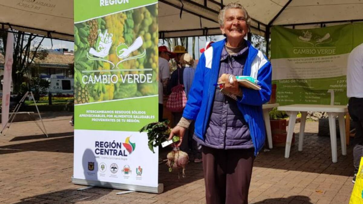 En Cajicá se realiza trueque de residuos sólidos por alimentos