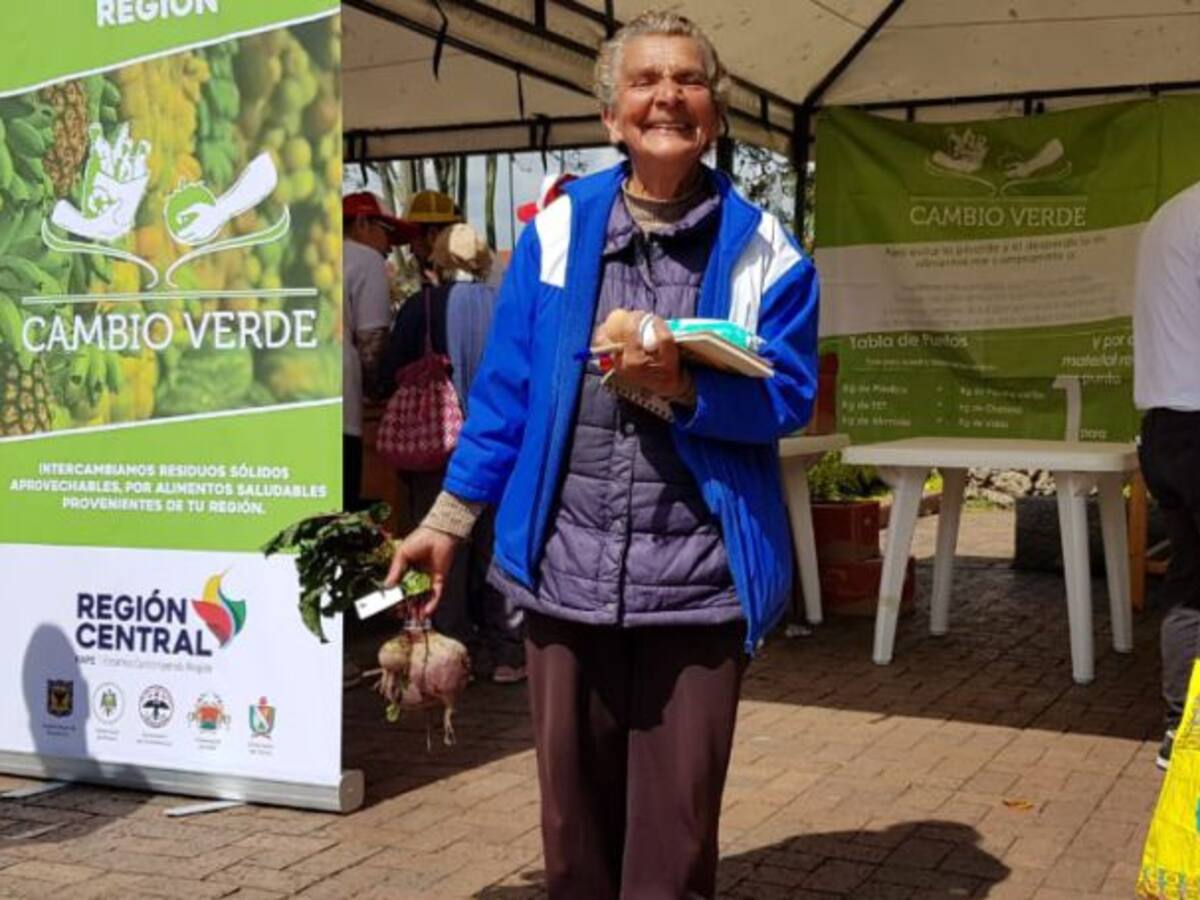 En Cajicá se realiza trueque de residuos sólidos por alimentos
