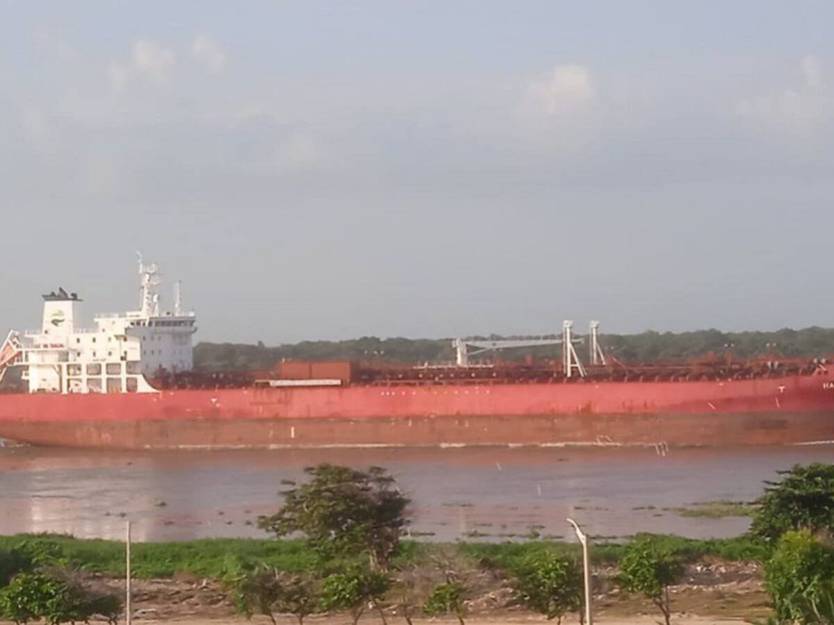 Ingresó buque con gasolina al puerto de Barranquilla