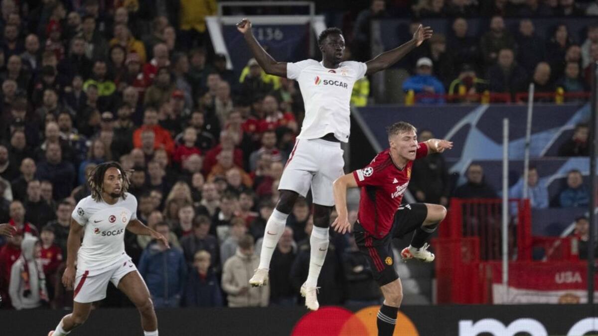 Davinson Sánchez, figura en el triunfo del Galatasaray ante Manchester en Champions