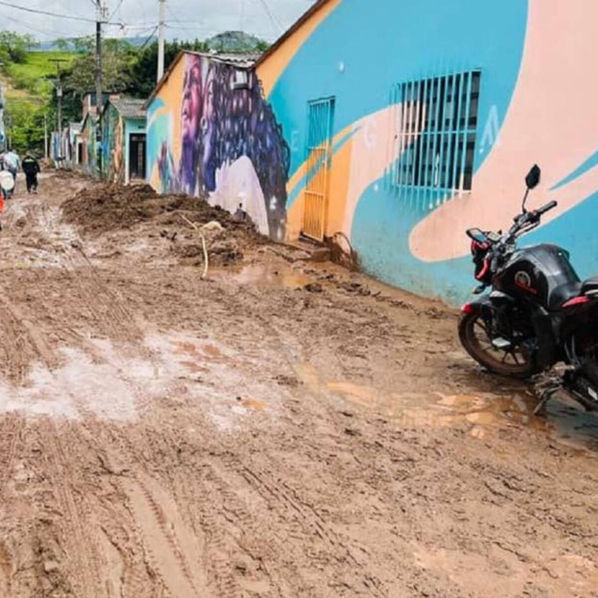 Bomberos de Manizales colaboran en la emergencia de Supía