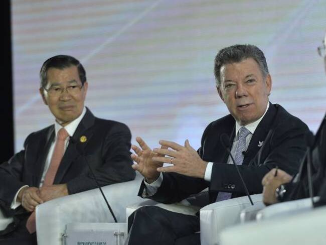 Santos pide en APEC acelerar mandato de la ONU para el proceso de paz
