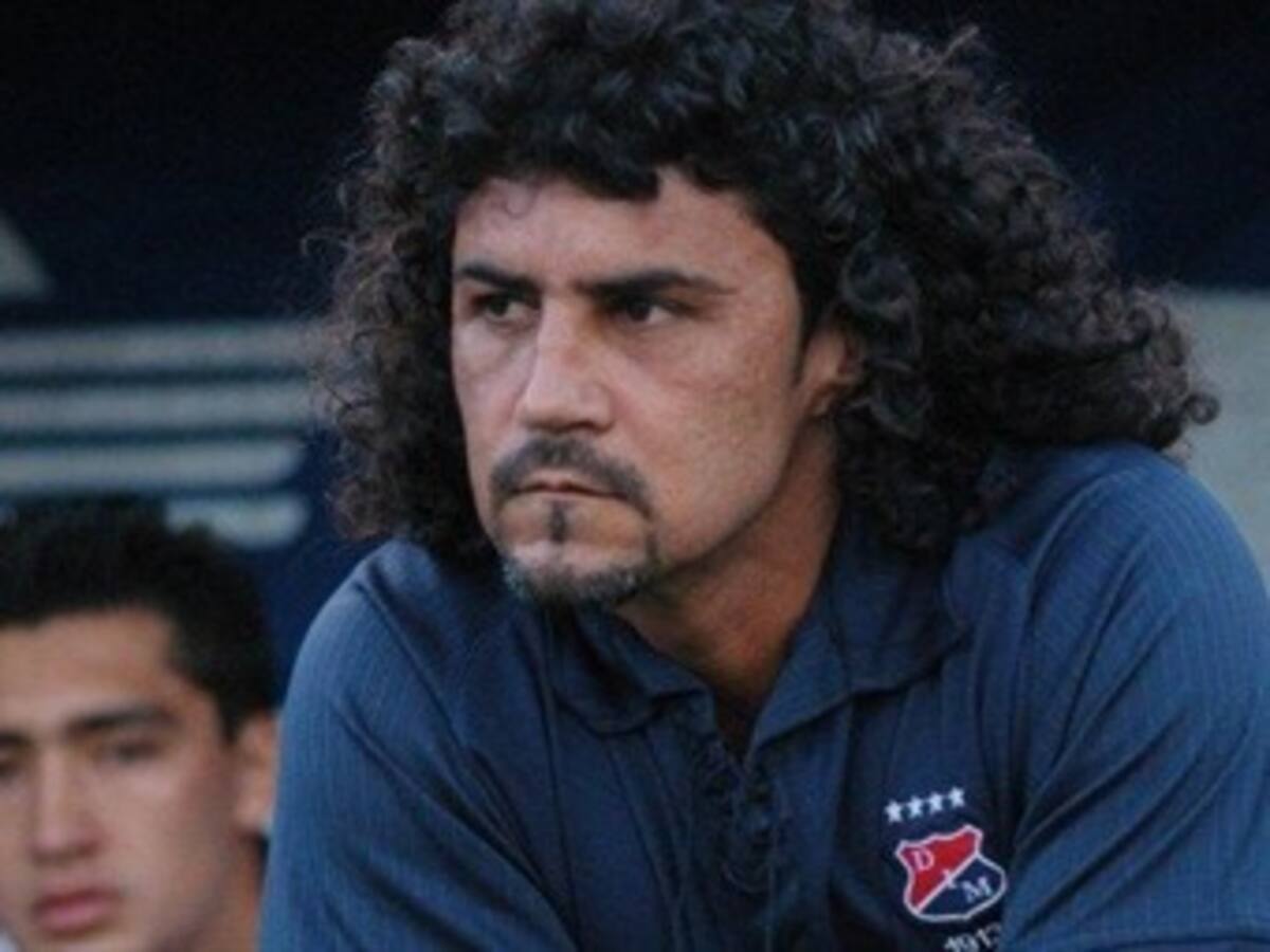 Medellín recibirá al Racing uruguayo con la obligación de ganar