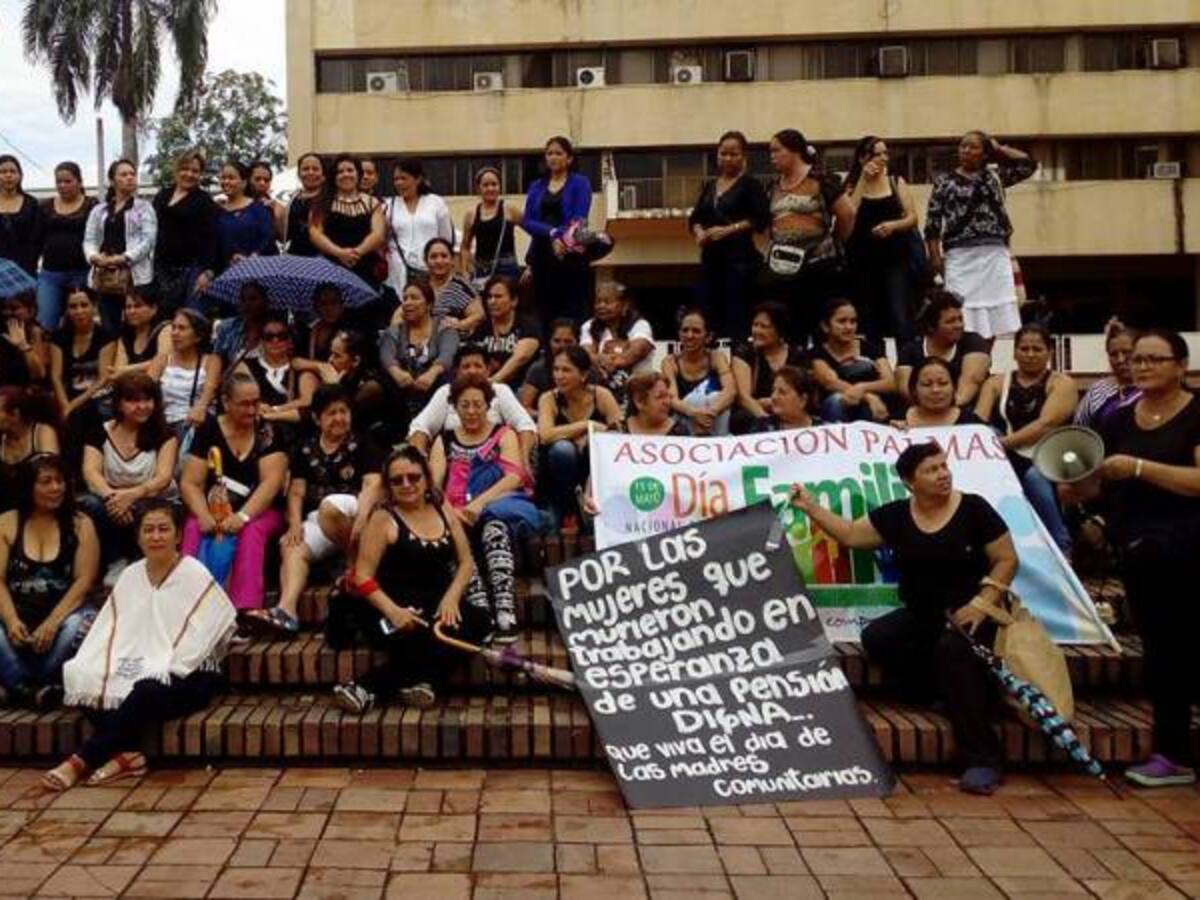 Madres comunitarias del Huila siguen en protesta por incumplimiento del Gobierno