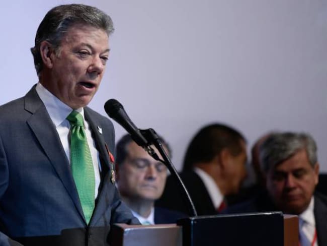 Santos promete aumentar a un 57 % la cobertura de educación superior para el 2018